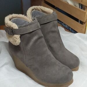 Cheeks fit body tony little ankle boots size 6